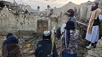 Desolação no Afeganistão, após o sismo