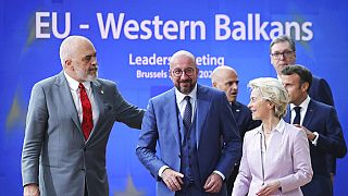 Edi Rama, Charles Michel et Ursula Von der Leyen lors du sommet UE-Balkans occidentaux à Bruxelles (23/06/2022)
