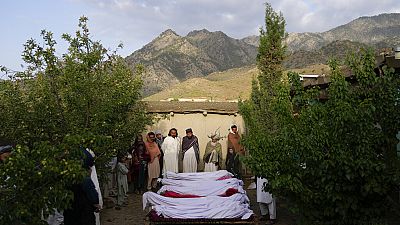 Des corps après le séisme en Afghanistan