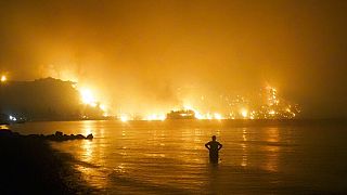 L'île d'Eubée en flammes août 2021