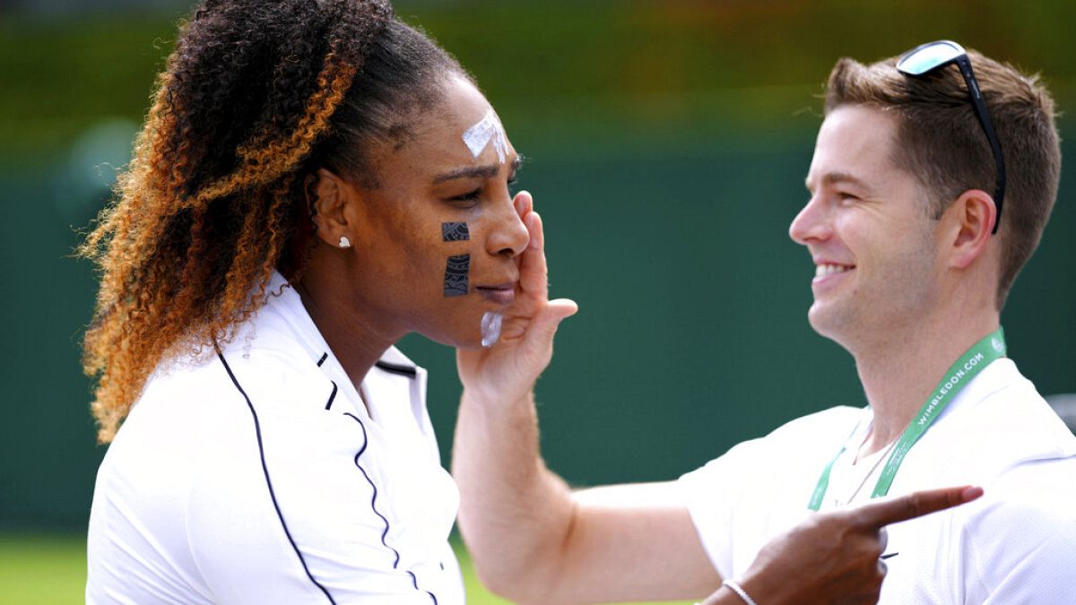 Serena Williams auf dem Trainingsplatz in Wimbledon am Samstag 25.06.22