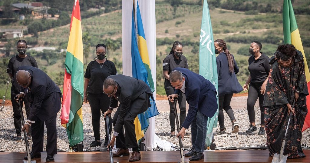 Rwanda: the construction of the first mRNA vaccine factory in Africa kicks off | Africanews