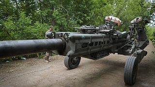 Az Egyesült Államoktól kapott ukrán M777-es tüzérségi ágyú a fronton