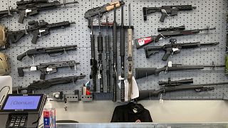 أحد متاجر الأسلحة النارية في الولايات المتحدة - أرشيف
