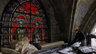 Innenansicht aus der Kathedrale: Eine wichtige Etappe der Restaurierung ist die Säuberung der Fenster