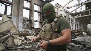 Военнослужащий ВСУ в Харьковском техническом университете, который был разрушен в результате ночного авиаудара