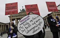 Almanya'da kürtajla ilgili yasada değişiklik talebi ile düzenlenen protesto gösterisi