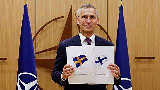 NATO-Generalsekretär Jens Stoltenberg nahm die Beitrittsgesuche entgegen. (Aufnahme vom 18. Mai 22)