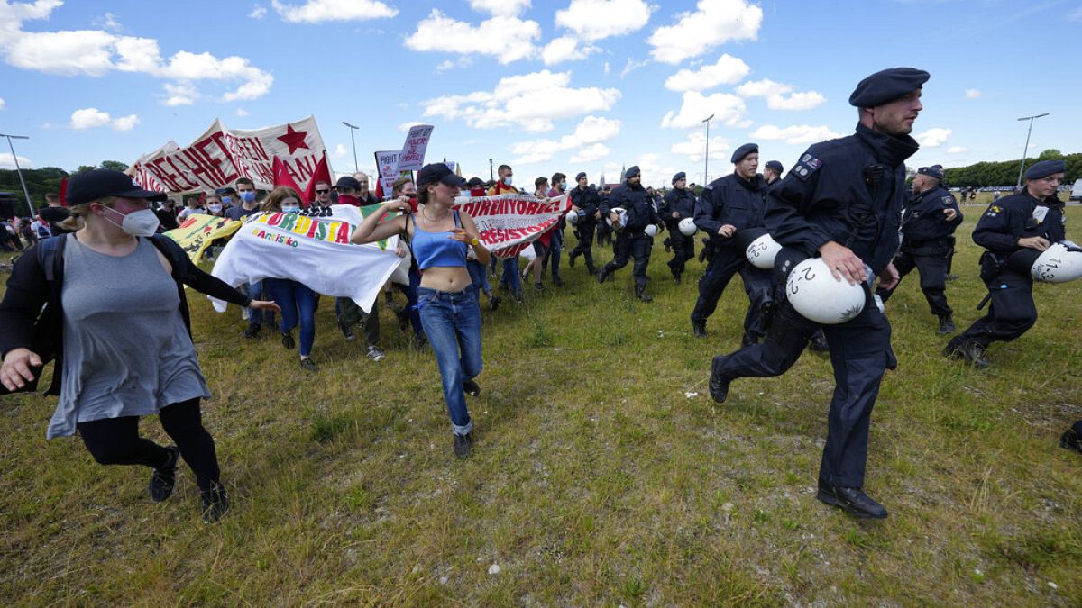 Zusammenstöße bei einer Demonstration vor dem Beginn des G7-Gipfels im bayerischen Elmau, 25.06.2022