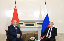 Rus Devlet Başkanı Putin, Belarus Cumhurbaşkanı Aleksandr Lukaşenko ile St. Petersburg'da bir araya geldi.