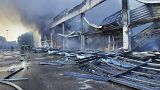 حريق في مركز تسوق بعد هجوم صاروخي في كريمنتشوك - أوكرانيا. 2022/06/27