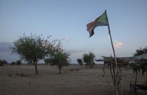 علم السودان على الحدود السودانية الإثيوبية. 