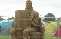 La scultura sponsorizzata da WaterAid al festival di Glastonbury