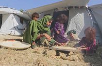 Supervivientes del terremoto en Afganistán