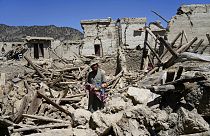 Destruição causada por terramoto no Afeganistão