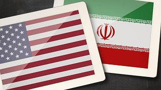 پرچم های ایران و آمریکا