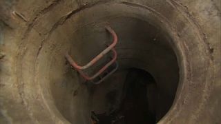 إنقاذ طفل علق في حفرة لـ 8 أيام