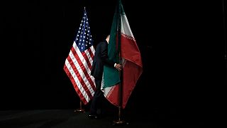 پرچم‌های ایران و آمریکا
