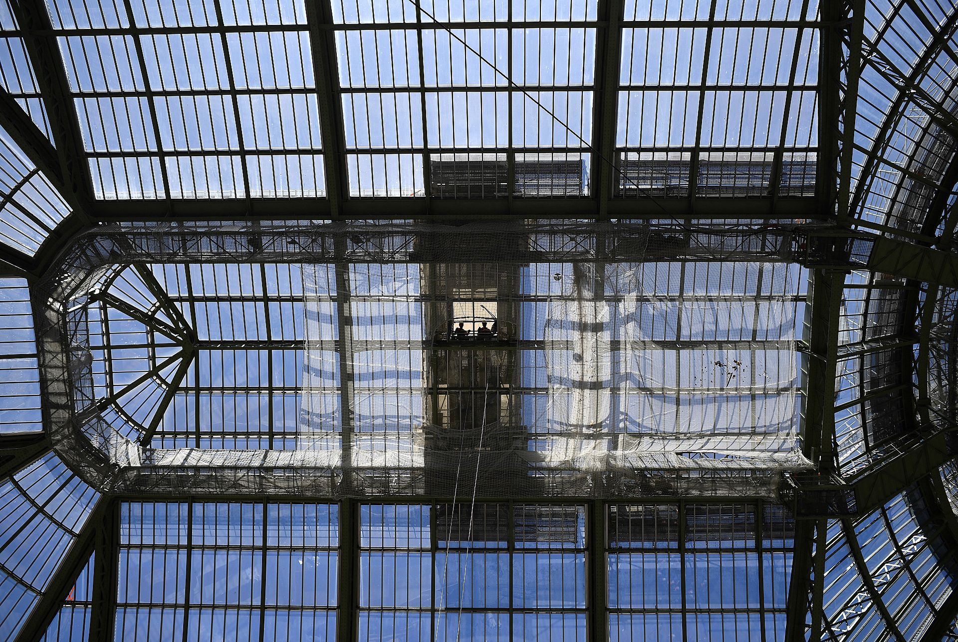 Paris le Grand Palais fait peau neuve pour les Jeux Olympiques 2024