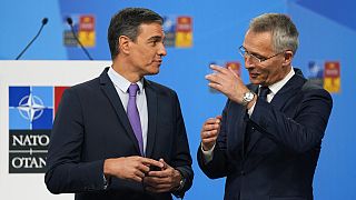 Le Premier ministre espagnol Pedro Sanchez et Jens Stoltenberg, le secrétaire général de l'OTAN à Madrid le 28 juin 2022.