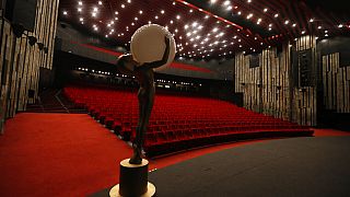 "Хрустальный глобус" - главный приз Кинофестиваля в Карловых Варах - в форме статуи. 