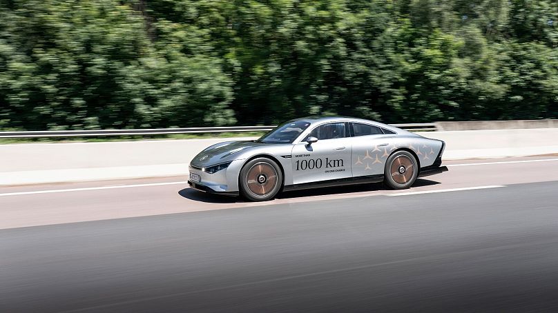 Folleto / Grupo Mercedes-Benz - Récords en coches eléctricos: Velocidad y distancia