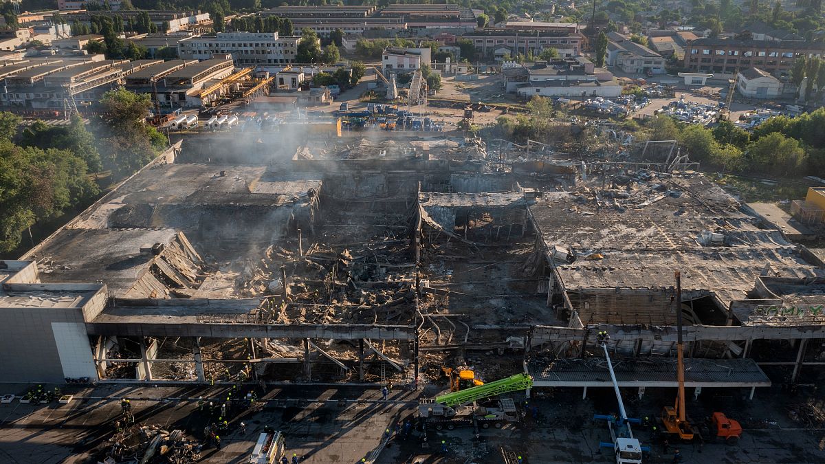 Le centre commercial détruit à Krementchouk en Ukraine près de Kyiv , le 28 juin 2022