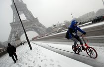 Auch im Winter per Fahrrad ins Büro? Energieverbrauch sparen heißt Abhängigkeiten mindern, sagt die EU-Kommission.