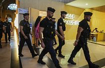 Großes Sicherheitsaufgebot vor und im Pariser Gericht