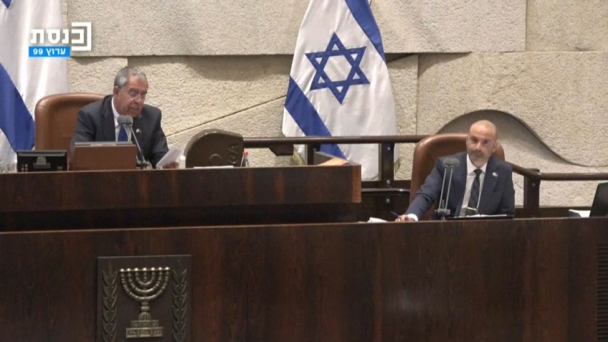 Feloszlatta magát az izraeli parlament