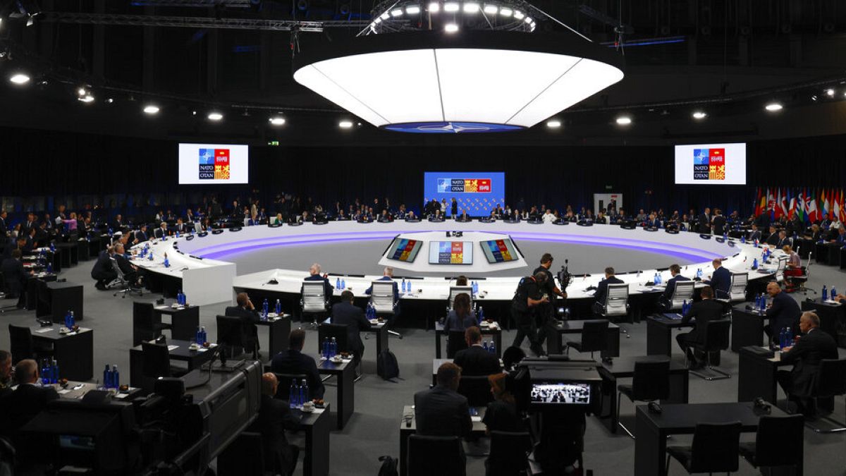 Gesamtansicht der Sitzung des Nordatlantikrats mit den anderen Staatschefs auf dem NATO-Gipfel in der IFEMA-Arena in Madrid, Donnerstag, 30. Juni 2022.