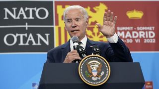 El presidente Joe Biden habla durante una conferencia de prensa en el último día de la cumbre de la OTAN en Madrid, el jueves 30 de junio de 2022.