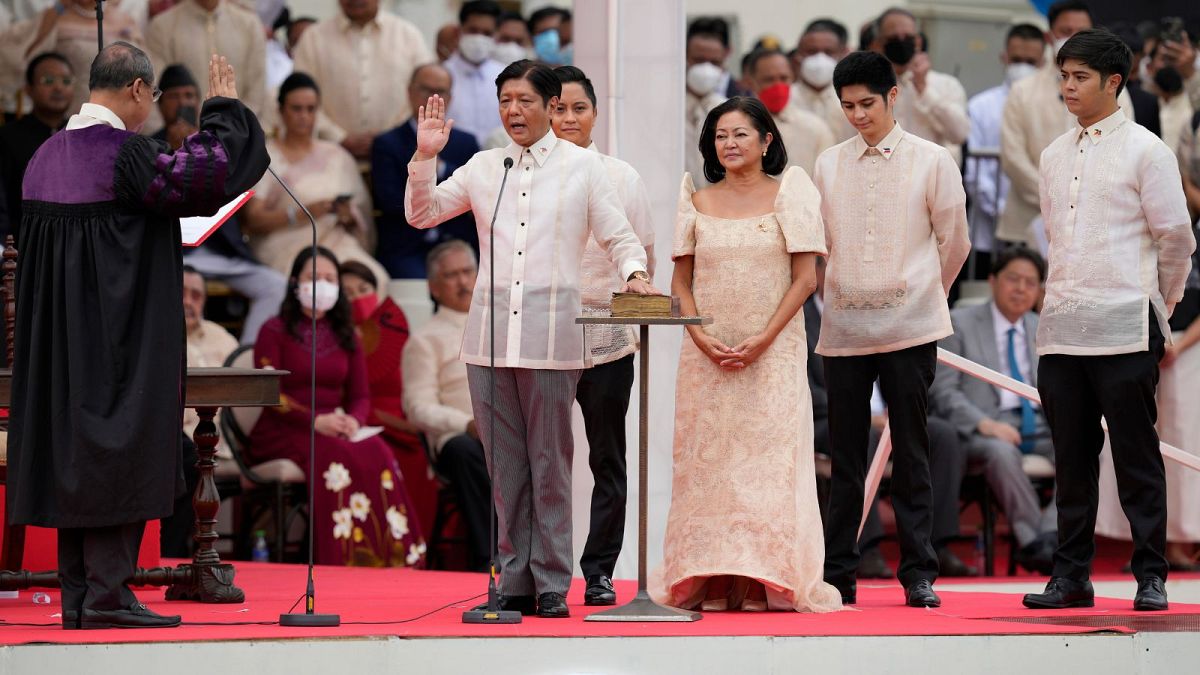مراسم تحلیف فردیناند مارکوس، رئیس جمهوری جدید فیلیپین