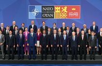 Les dirigeants de l'OTAN se réunissent pour une photo de groupe lors du sommet à Madrid, 29 juin 2022.