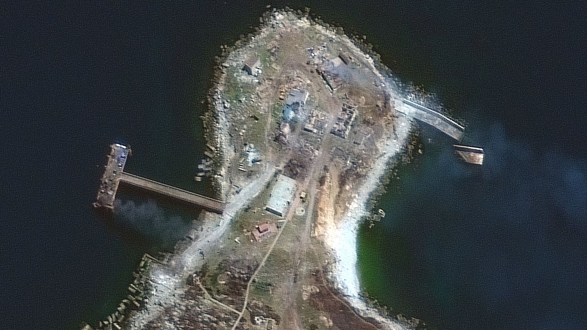 صورة جوية لشركة ماكسار تكنولوجيز تظهر أبنية ومواقع تحترق على الجزيرة 