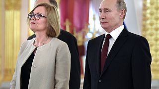Deborah Bronnert, az Egyesült Királyság oroszországi nagykövete Putyin elnökkel 2020-ban a beiktatási ceremóniáján