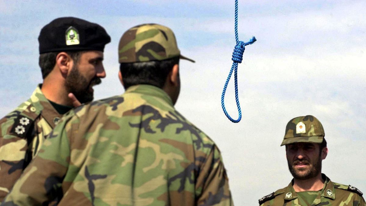 آمار اعدام شدگان در ایران در شش ماه اول سال ۲۰۲۲ به دو برابر آمار مشابه سال گذشته رسید.