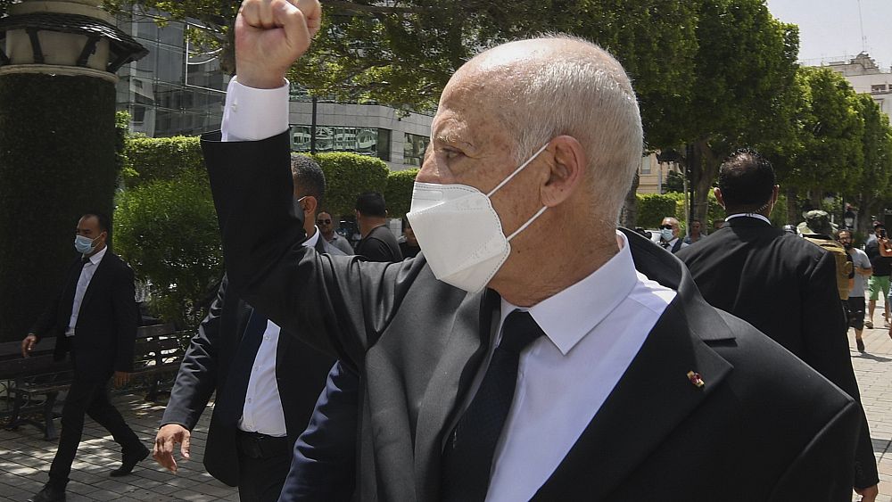 رجل في الأخبار- الرئيس التونسي سعيد يفكك أسس ديمقراطية الربيع العربي الوليدة رجل في الأخبار- الرئيس التونسي سعيد يفكك أسس ديمقراطية الربيع العربي الوليدة