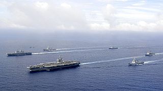 ABD Temsilciler Meclisi Başkanı Nancy Pelosi'nin olası Tayvan ziyareti için ABD donanmasına ait 4 savaş gemisi  bölgeye sevkedildi
