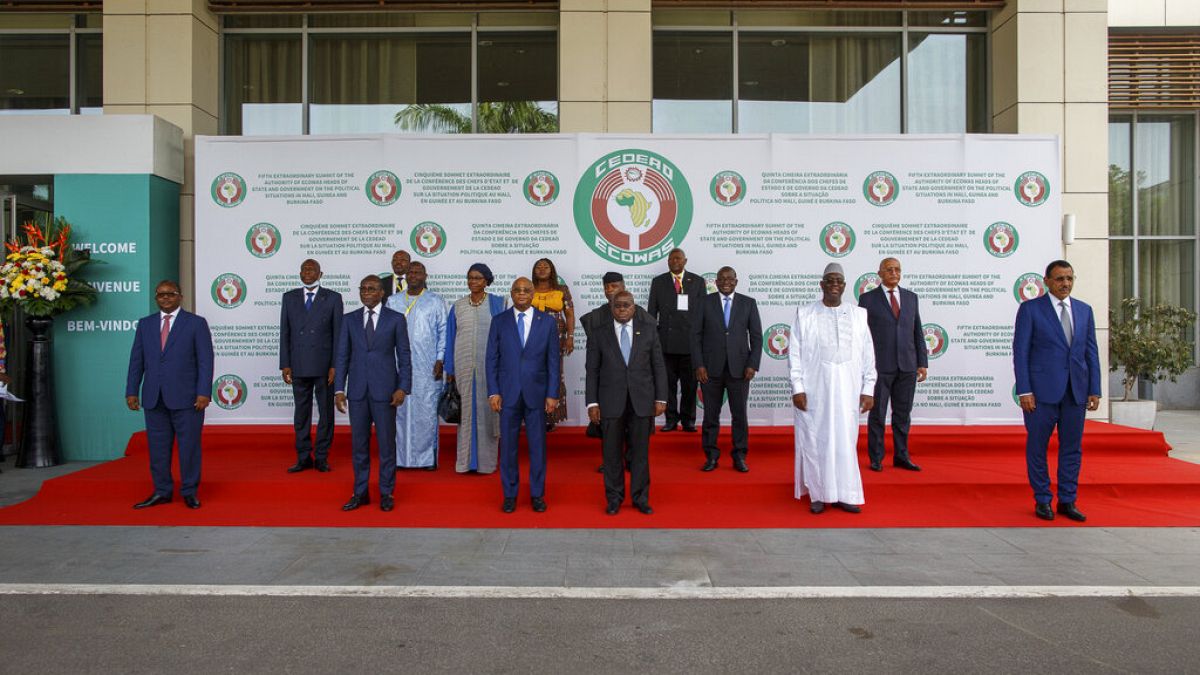 ECOWAS Devlet ve Hükümet Başkanları Toplantısı, Gana'nın başkenti Akra'da düzenlendi