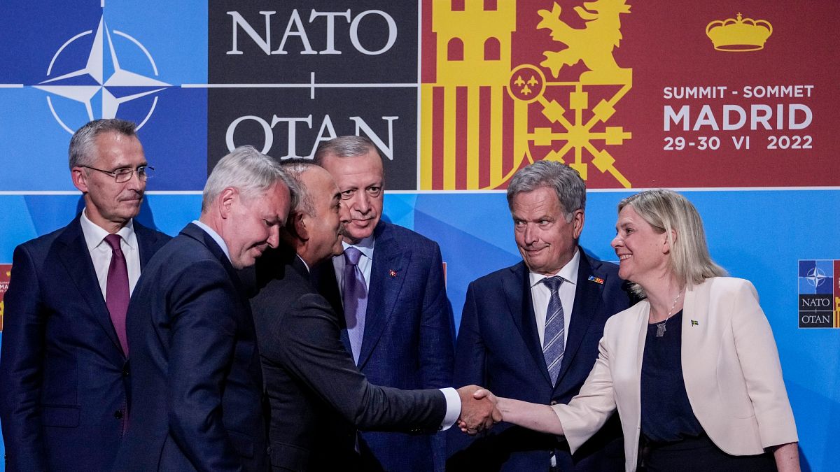 Accord entre la Turquie et la Finlande et la Suède lors du sommet de l'OTAN à Madrid, en Espagne, mardi 28 juin 2022. 