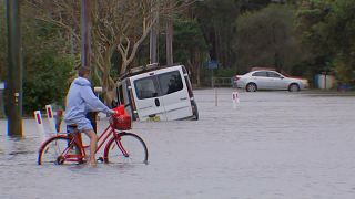 الفيضانات تجتاح مدينة سيدني الأسترالية.