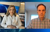 Η δημοσιογράφος του euronews, Φαίη Δουλγκέρη, και ο αναπληρωτής καθηγητής, Νικόλαος Τζιφάκης