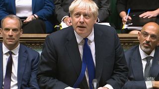 İngiltere Başbakanı Boris Johnson parlamentoda istifa baskısı altında kalmasına rağmen görevine devam edeceğini belirtti