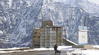 Rogun barajının inşa edildiği, Tacikistan'ın başkenti Duşanbe'nin 120 kilometre doğusundaki Rogun kasabası