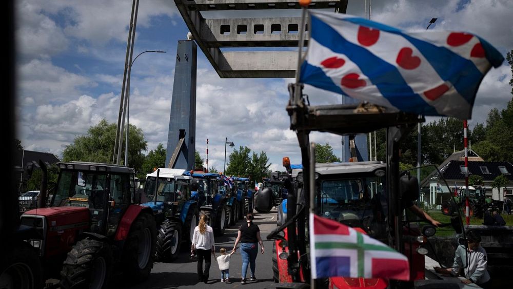 Misleading video claims Dutch farmers attacked undercover police