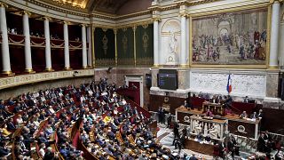 Премьер-министр Франции обратилась к депутатам с программной речью