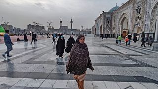 نساء محجبات في مدينة مشهد الإيرانية