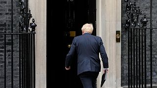 Boris Johnson távozik, miután bejelentette lemondását 2022. július 7-én