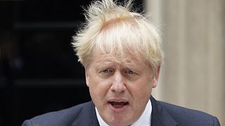 Boris Johnson bejelenti a lemondását a Downing Streeten